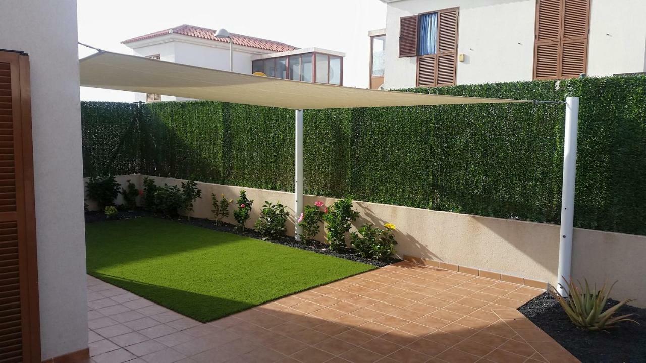 Casa Silencio, Villa With Terrace, Garden And Large Pool Area Corralejo Extérieur photo